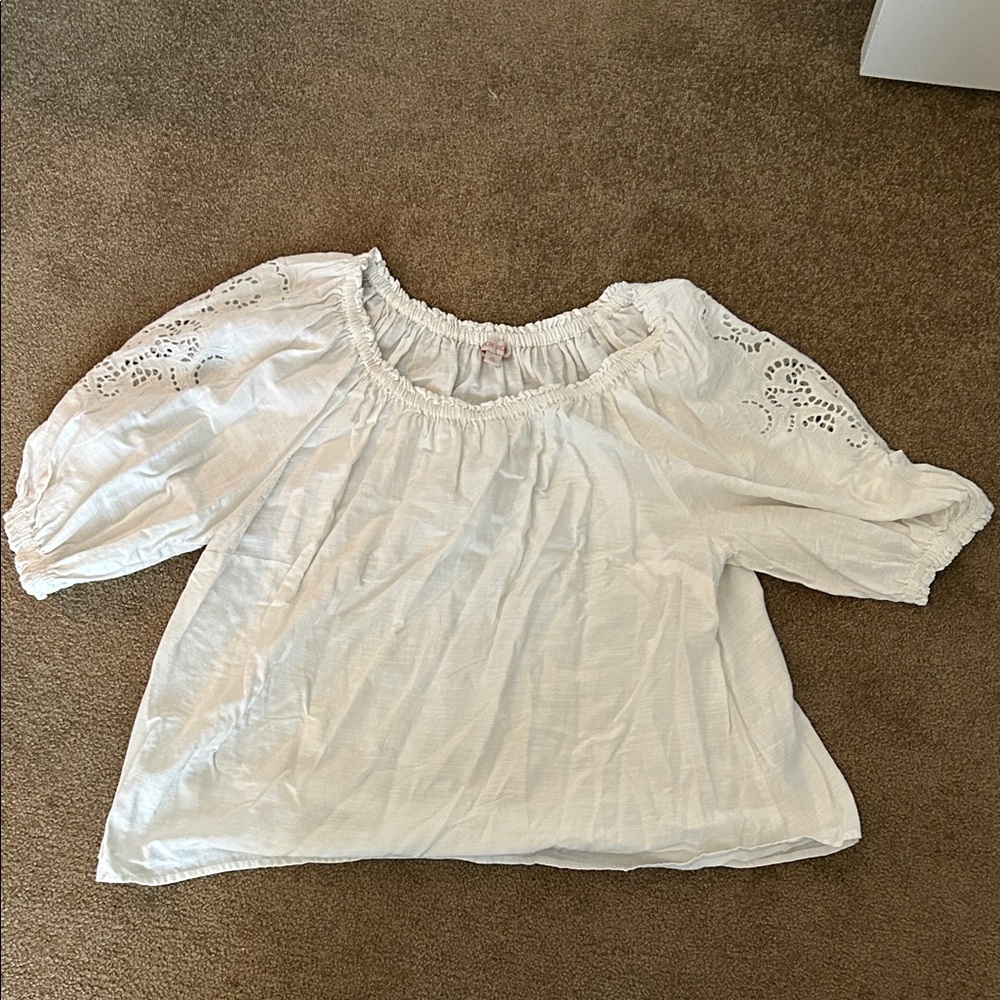 Knox Rose White Off-Shoulder Eyelet Sleeve Peasant Top